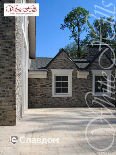 Коттедж с применением облицовочного камня White Hills Бремен Брик 307-80