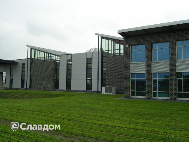 Офисное здание с облицовкой кирпичом Terca Westminster