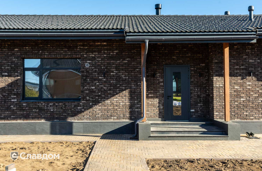 Частный дом с облицовкой из кирпича Тандем Данилово