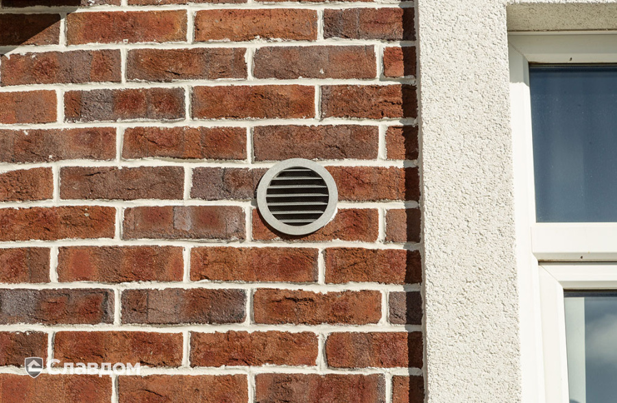 Частный дом с облицовкой плиткой Roben Formback Buntgeflammt