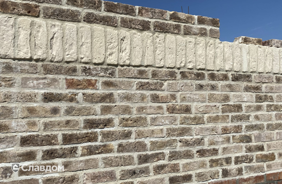 Забор в г. Ростов из кирпича RIGHTBRICK Виллем