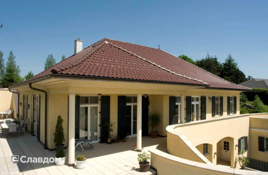 Жилой дом с черепицей TONDACH Sulm brown engobe