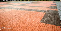 Площадь с применением брусчатки Penter Baltic Klinker Pavers Classic и Braun