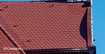 Замок с крышей из черепицы Creaton Biber Klassik Rot Glasiert