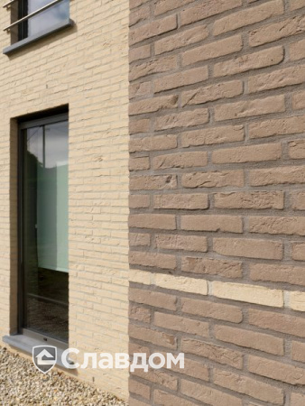 Частный дом с облицовкой кирпичом Terca Branco и Prata