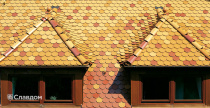 Декоративная крыша из черепицы Creaton Biber Klassik Rot Engobiert с декоративными элементами