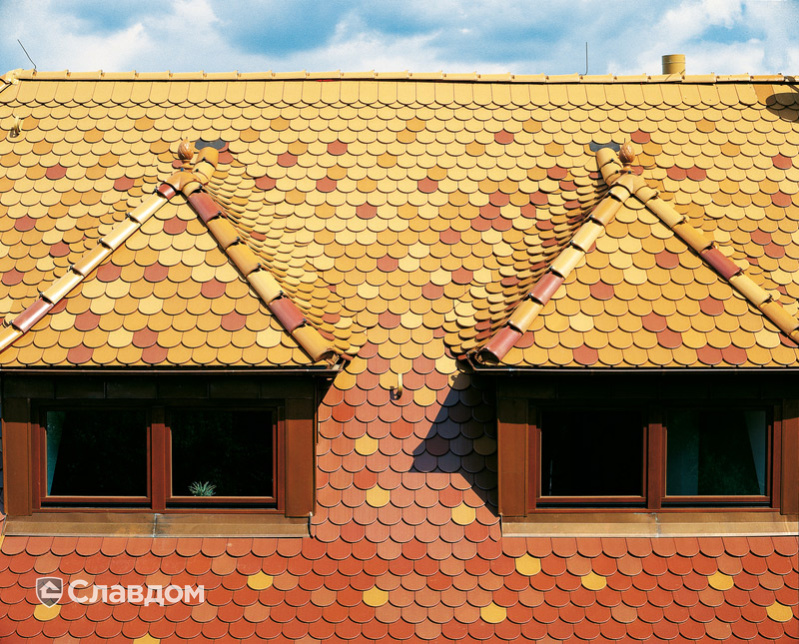 Декоративная крыша из черепицы Creaton Biber Klassik Rot Engobiert с декоративными элементами