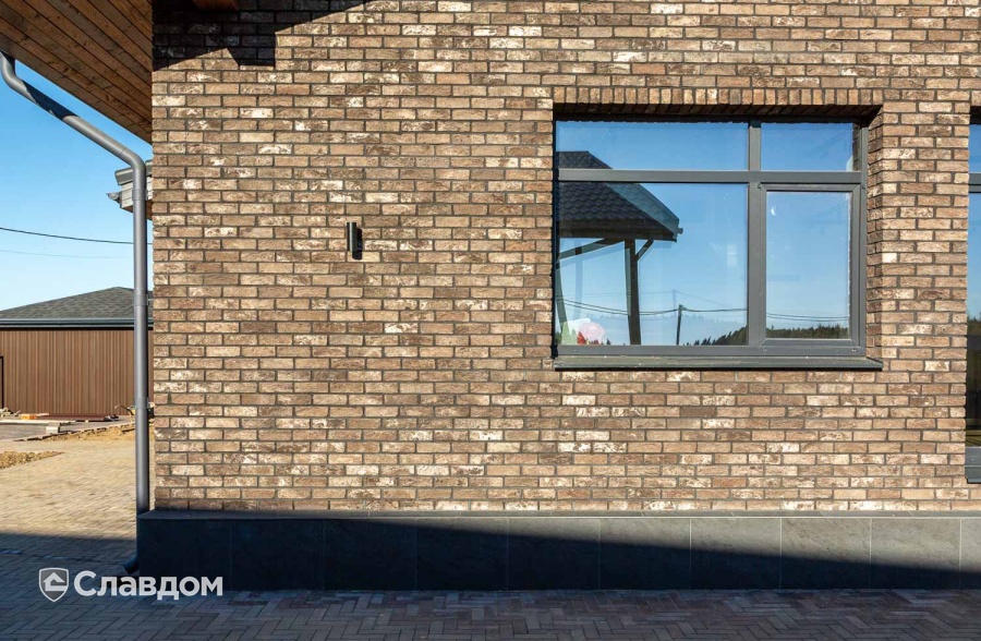 Частный дом с облицовкой из кирпича Тандем Данилово