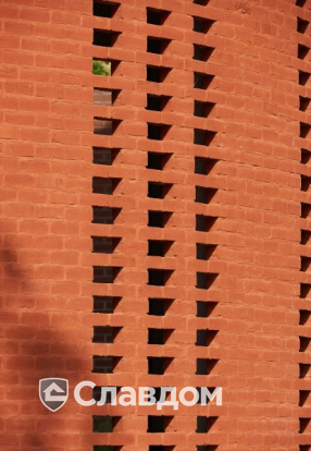 Офис с облицовкой кирпичом Terca Donkerrood и Forum Prata