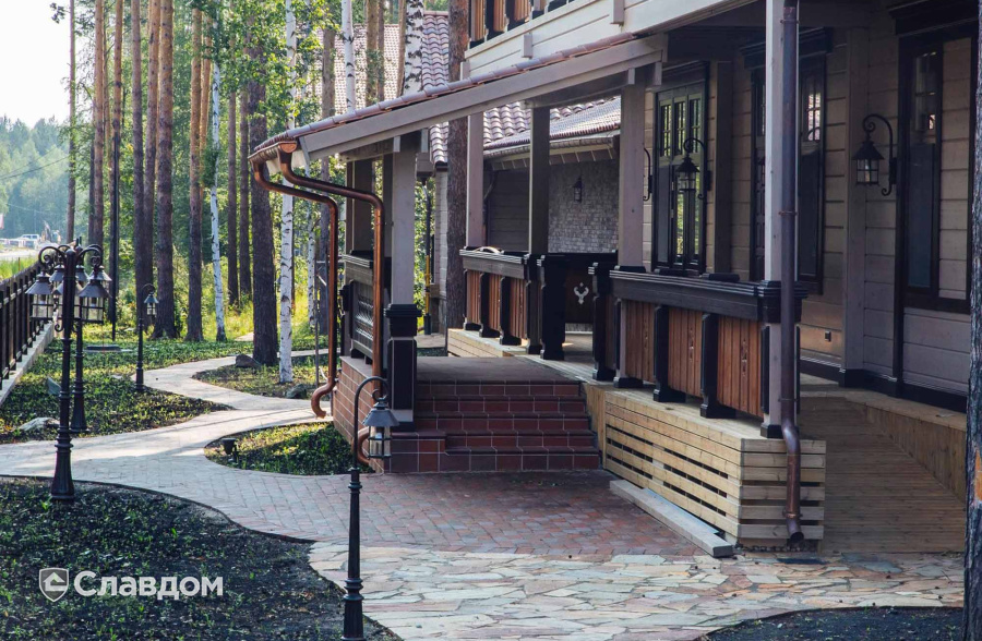 Частный дом со ступенями Stroeher Duro 825 sherry