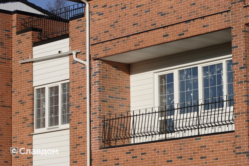 Коттеджный поселок "Солнечный берег" с облицовкой кирпичом Terca Red Flame гладкий