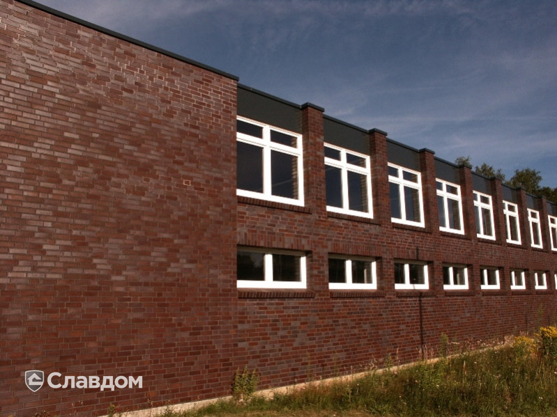 Малоэтажный жилой дом с облицовкой кирпичом Terca KBB-f