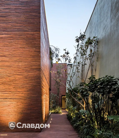 Дом в Мехико с облицовкой кирпичом S.Anselmo Corso Terra PG