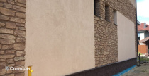 Облицовка фасада и цоколя частного дома искусственным камнем БАЛТФАСАД Тобол 093 и Кардинал 06