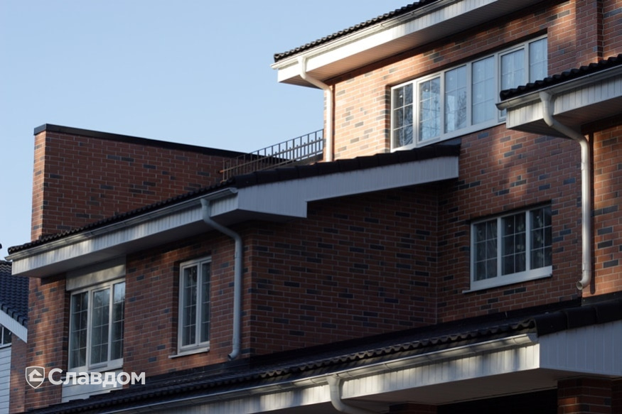 Коттеджный поселок "Солнечный берег" с облицовкой кирпичом Terca Red Flame гладкий