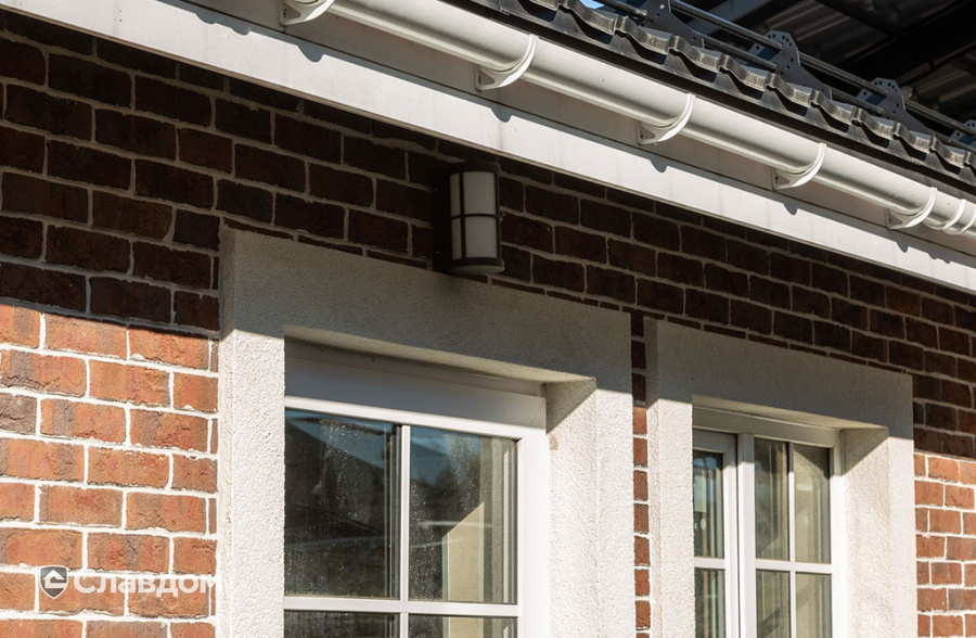 Частный дом с облицовкой плиткой Roben Formback Buntgeflammt