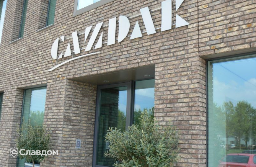 Офис Cazdak с облицовкой кирпичом Terca Klampaert Kalk Genuanceerd