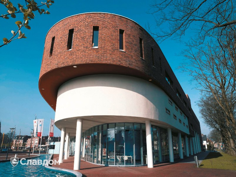 Торговый комплекс с облицовкой кирпичом Terca Pastorale