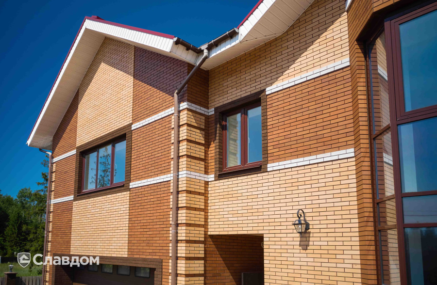 Загородный дом с облицовкой кирпичом ЛСР