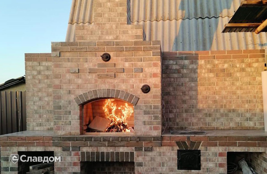 Уличная печь с облицовкой керамическим кирпича Konigstein Марксбург Белый 