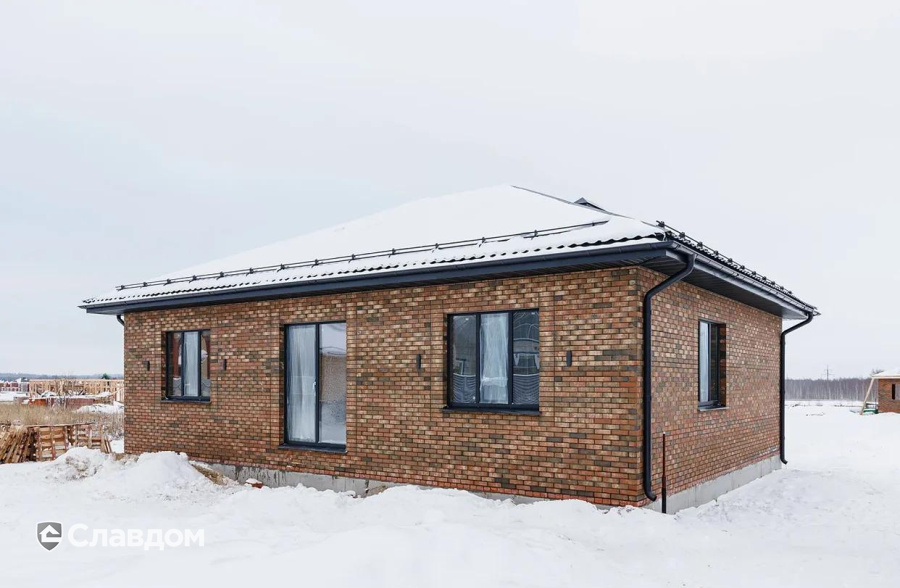 Загородный дом с облицовкой кирпичом Konigstein Марксбург Умбра