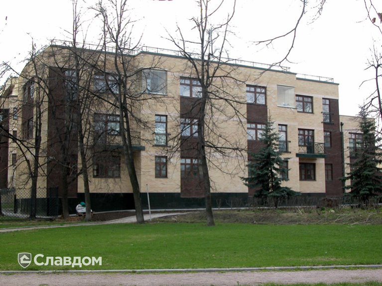 Жилой комплекс с облицовкой кирпичом Terca Safari и Terca Terra шероховатый