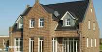 Частный дом с кладкой черепицы Roben FlandernPlus anthrazit