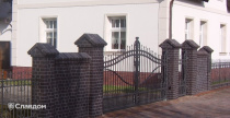 Забор частного дома с облицовкой кирпичом Terca Dresden