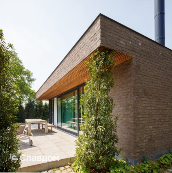 Частный дом с облицовкой кирпичом Terca Iluzo Grijs