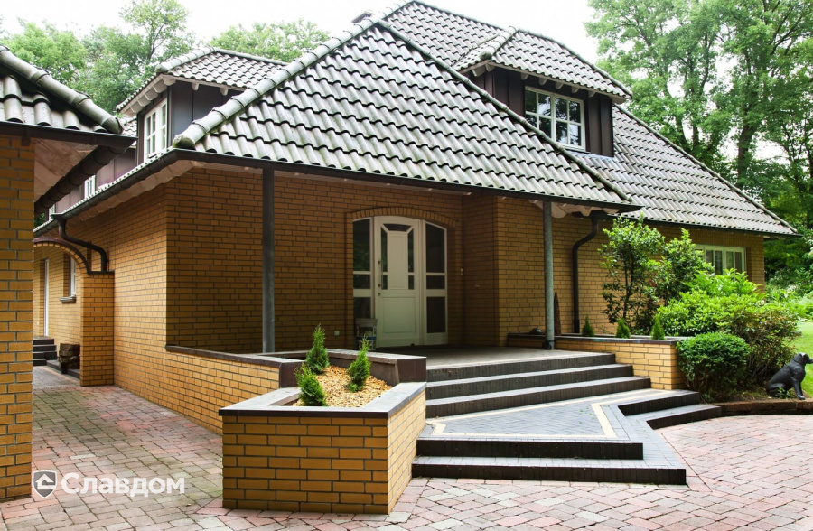 Частный дом из кирпича Muhr Nr.01 Niederlausitzer Gelb geschalt