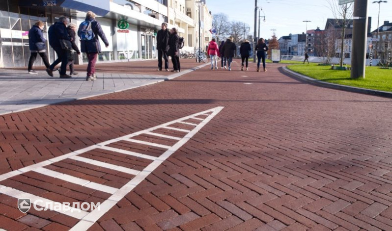 Железнодорожная станция Арнем Централ с применением брусчатки Penter Argenti и Paviona