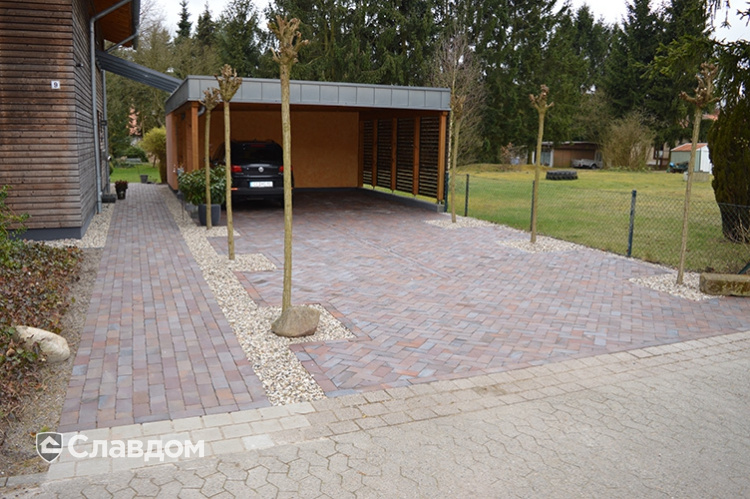 Частный дом с мощением брусчаткой LHL Antika