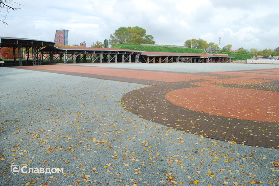 Площадь с применением брусчатки Penter Baltic Klinker Pavers Classic и Braun