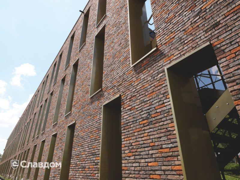 Офис банка с облицовкой миксом кирпича Terca Maaseiker Bont и Paarsblauw