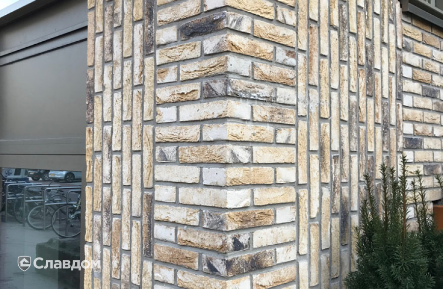 Многоэтажный дом с применением керамического кирпича ENGELS HANDFORM Tanganyika