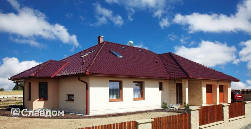 Жилой дом с черепицей TONDACH Самба 70-вишневый глазурь