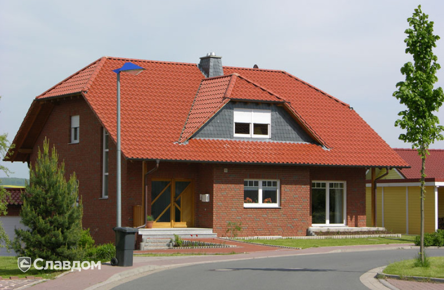Компактный дом с керамический черепицей Jacobi Z5 натуральный красный