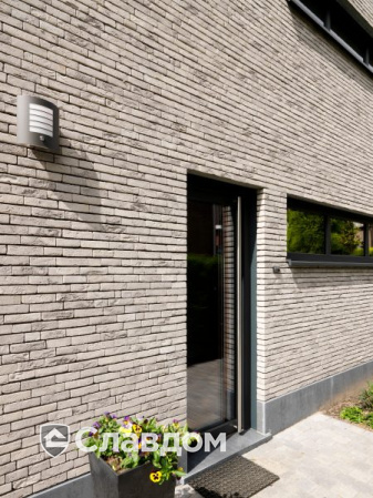 Частный дом с облицовкой кирпичом Terca Branco Genuanceerd