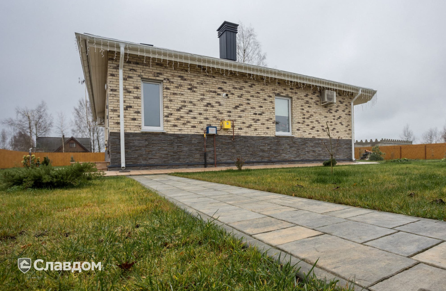 Частный дом с облицовкой кирпичом ENGELS Ladoga