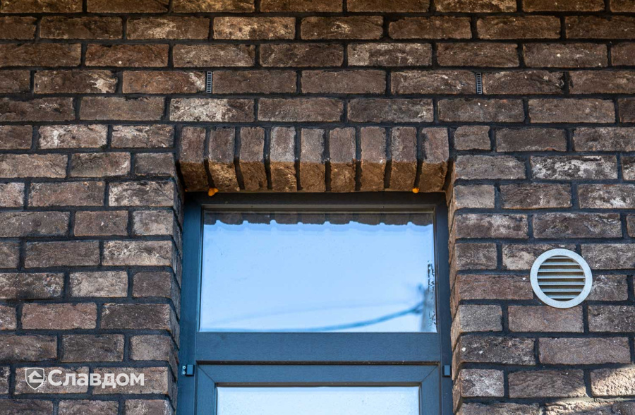 Частный дом с облицовкой из кирпича Тандем Данилово