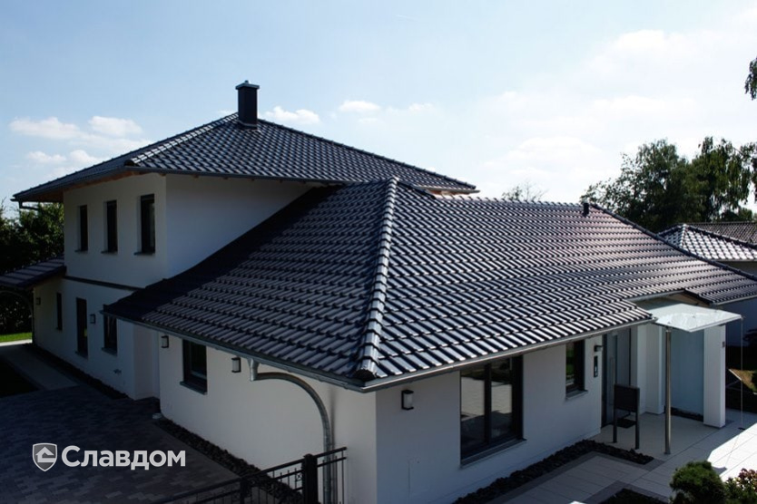 Частный дом с черепицей Braas Рубин 13V антрацит ангоб