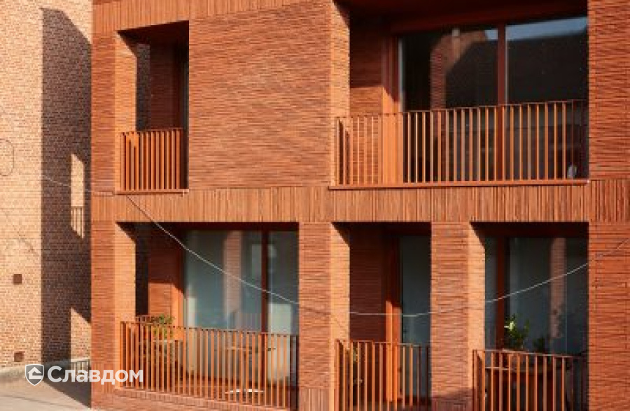 Многоквартирный дом в Схотене с облицовкой кирпичом Terca Cassia Rood