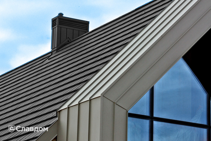 Дом с применением керамической черепицы Koramic Orea 9 anthracite matt engobe