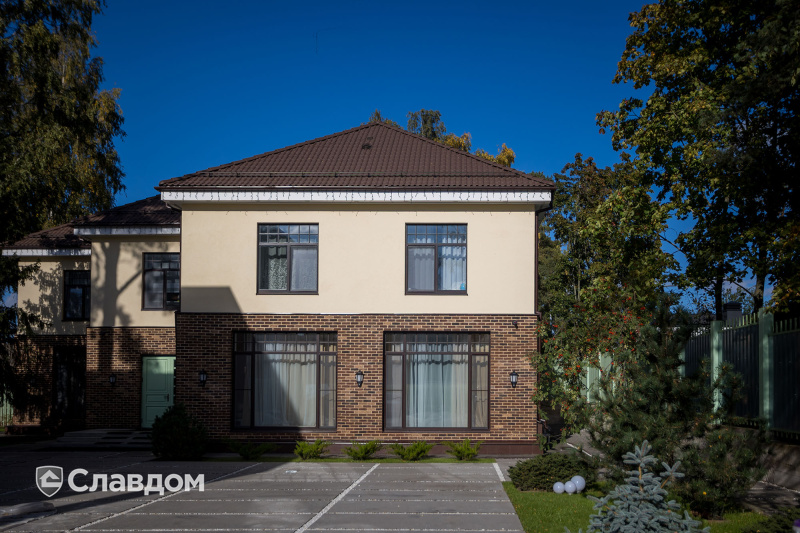 Частный дом с применением кирпича Тандем Константиново