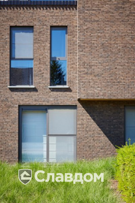 Жилой дом с облицовкой кирпичом Terca Iluzo Bruin