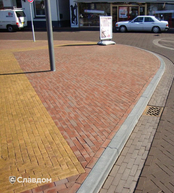 Центральная улица в Неде с применением брусчатки Penter Padova DF и Solane DF