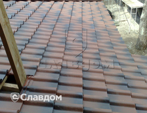 Частный жилой дом с использованием черепицы Jacobi J13 медный колорель