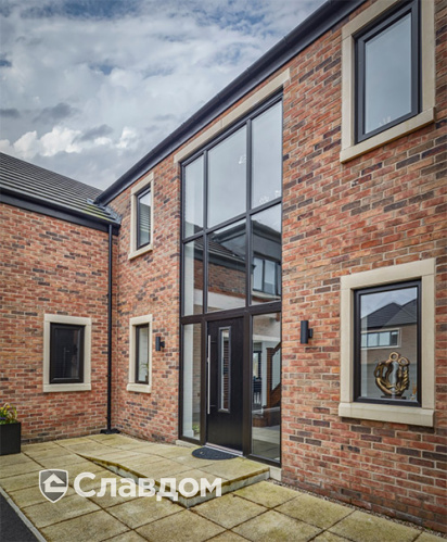 Частный дом с облицовкой кирпичом Terca Kashtan