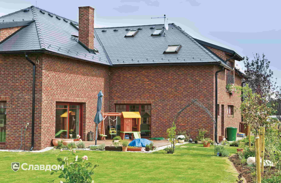 Дом с облицовкой кирпичом ручной формовки MUHR Nr 7 Westfalisch-bunt