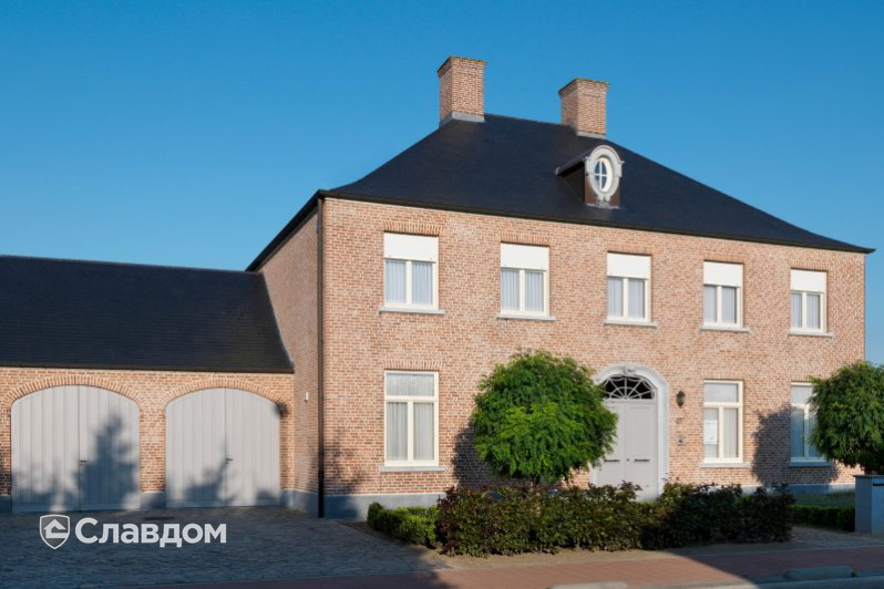 Частный дом с облицовкой кирпичом Terca Oud Ravels